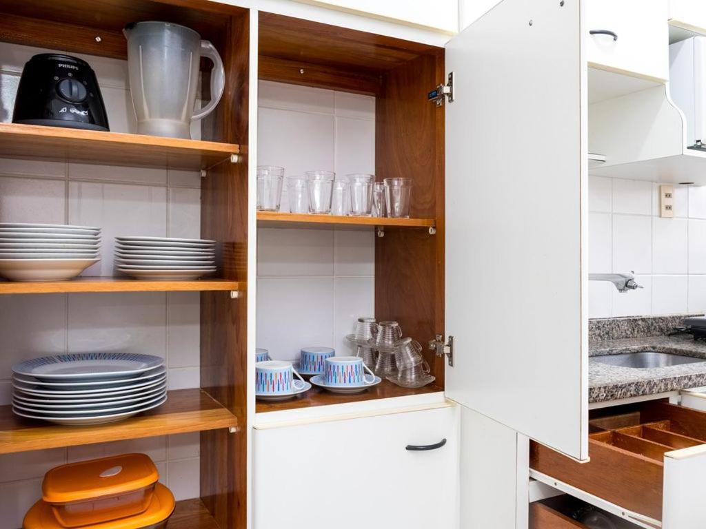 Apartamento Espacoso Com Ar Condicionado E Wi-Fi, A 100 Metros Da Praia - Edificio Estoril أوباتوبا المظهر الخارجي الصورة