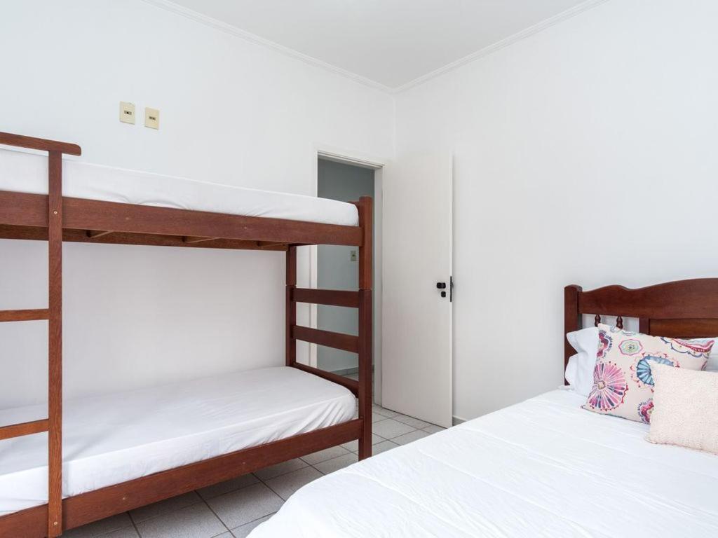 Apartamento Espacoso Com Ar Condicionado E Wi-Fi, A 100 Metros Da Praia - Edificio Estoril أوباتوبا المظهر الخارجي الصورة